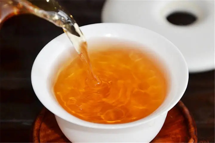 普洱生茶的十種湯色，教你一眼識別?