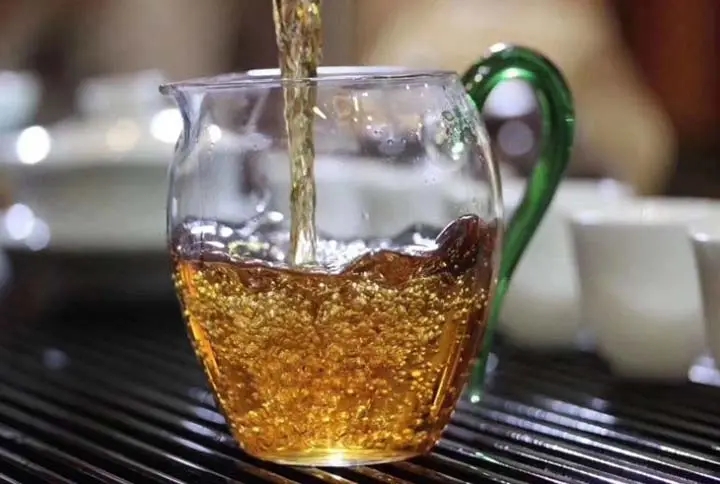 連“喉韻”和“鎖喉”都搞不清楚，就不要說懂普洱茶！