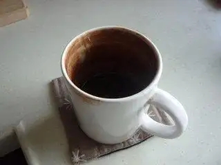 茶垢清潔有妙招，一分鐘讓茶杯光亮如新！