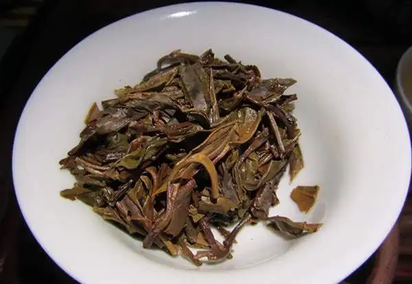為什么普洱茶的葉底會(huì)出現(xiàn)紅梗？