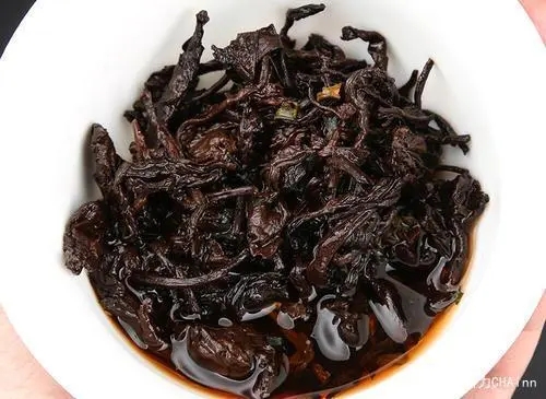 一分鐘學會從普洱熟茶湯色里辨析茶葉品質(zhì)