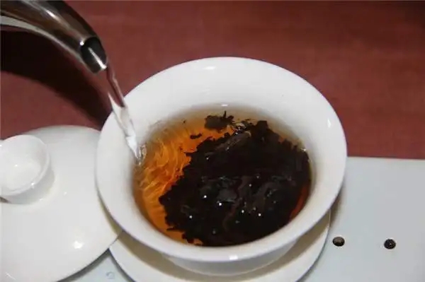 為什么你泡的熟茶，湯色像醬油？